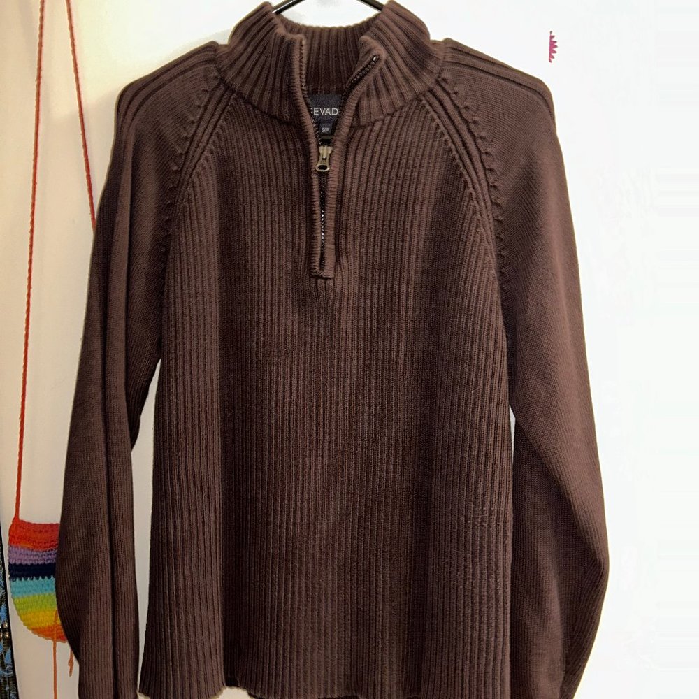 Men’s Nevada brand top zip, Size S-36, Maroon/Purple colour